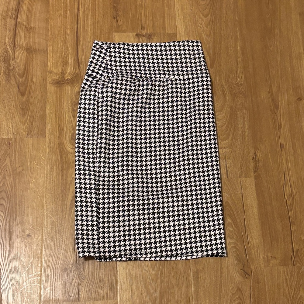 Elegant Houndstooth Pencil Skirt